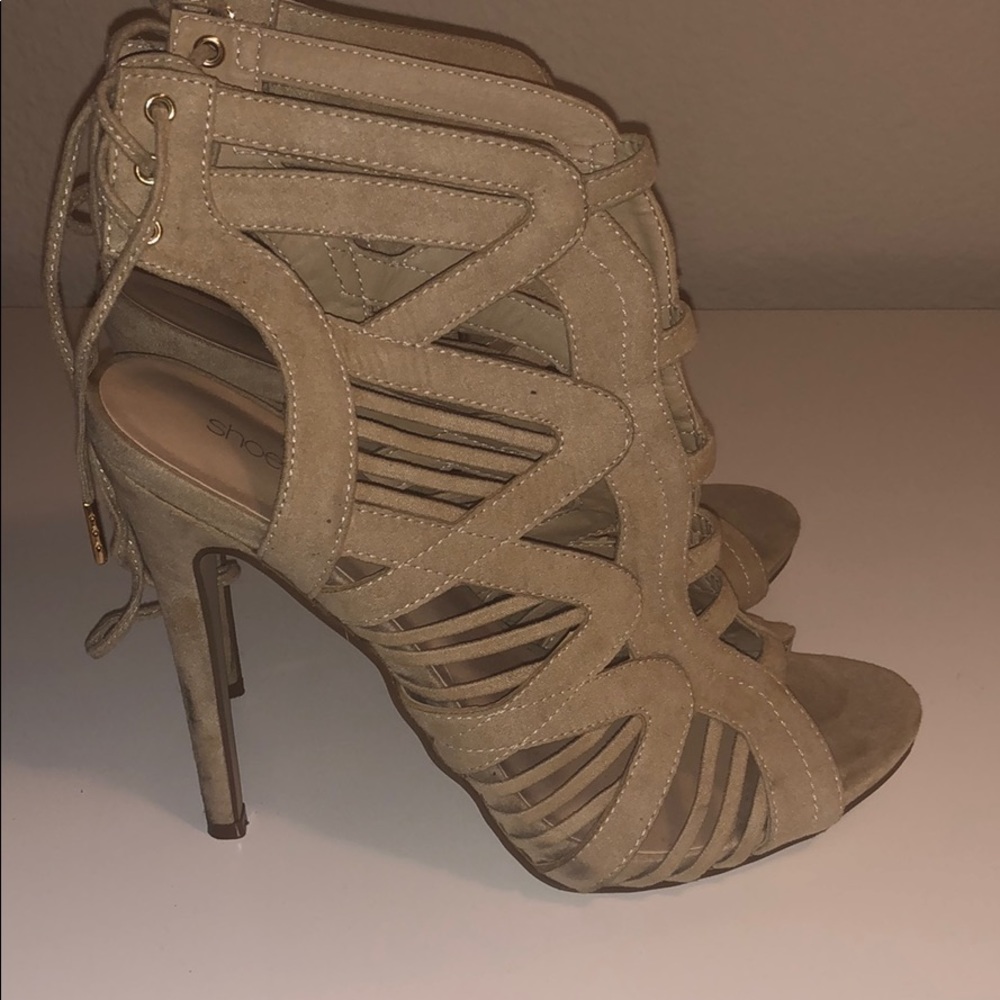 Tan shoe dazzle lace up heels
